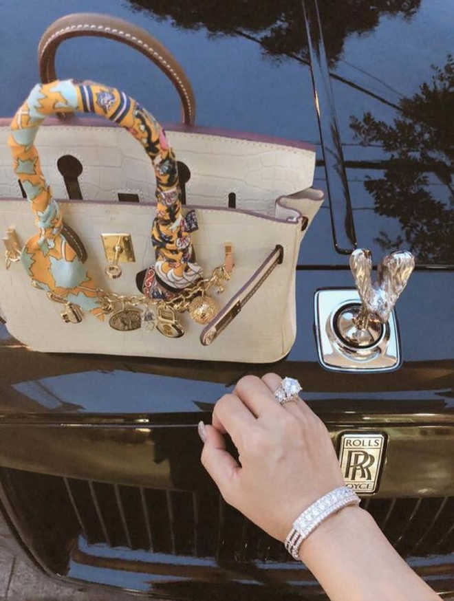 Vợ đầu đại gia Minh Nhựa đăng status nói về cuộc sống không hoàn hảo”, chuyện gì đây?-9