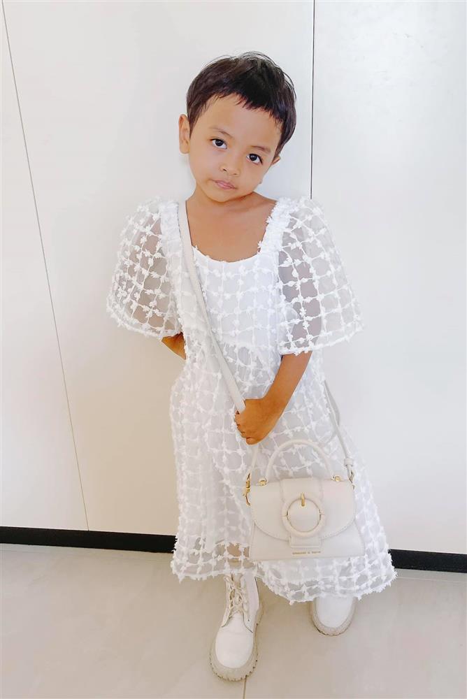 Con gái của NTK Đỗ Mạnh Cường: Từ cô bé suy dinh dưỡng sau 2 năm tăng 25cm chiều cao, bố khẳng định có tỷ lệ vàng để trở thành siêu mẫu-1