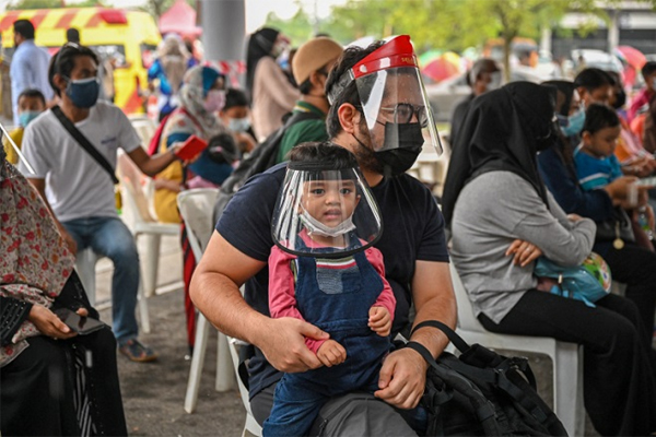 Vượt 300 cây số gặp bạn trai quen qua mạng, thiếu nữ 15 tuổi bị cho leo cây vì lộ mặt thật, phải đến đồn cảnh sát nhờ giúp đỡ-5