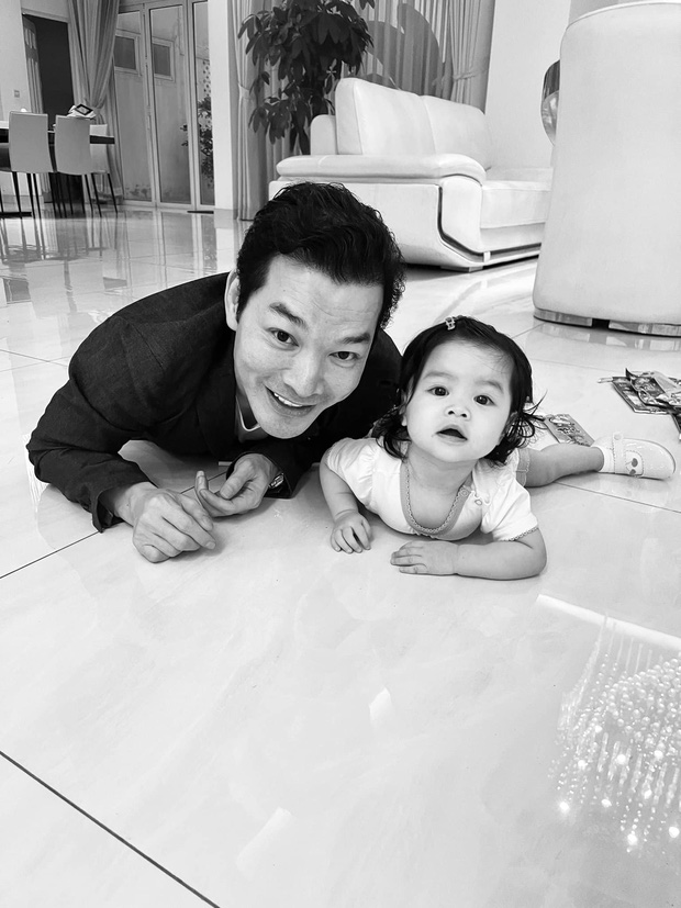Trần Bảo Sơn công khai có con gái thứ 2 hậu ly hôn Trương Ngọc Ánh, mẹ đứa bé vẫn là một ẩn số?-2