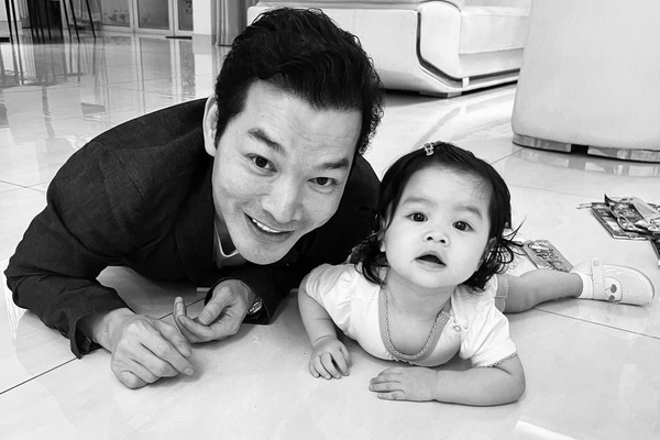 Bạn gái bí mật, sinh con gái thứ hai cho Trần Bảo Sơn-11