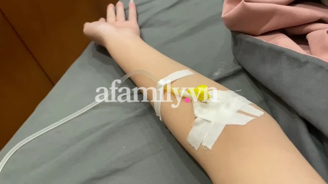 Lan truyền đoạn chat hot girl đóng Về nhà đi con bị lộ clip nóng” khoe được người yêu cho trăm triệu/tháng tiêu vặt, vi vu Sài Gòn: Người yêu giàu, nên giàu lây chị ạ?-2