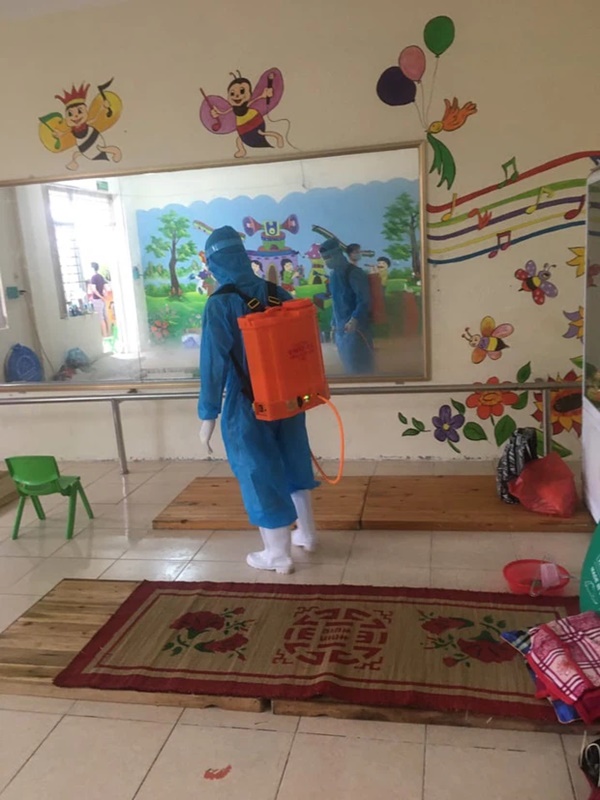 Nước mắt nữ bác sĩ tại tâm dịch Bắc Giang khi nghe giọng con gái 3 tuổi qua điện thoại: Mẹ bắt hết con Covid rồi về với con...-9