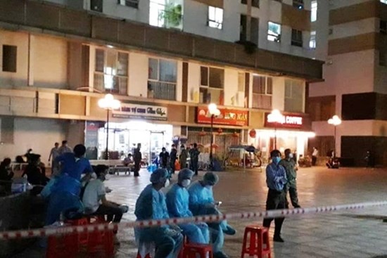 Quận 12 phong tỏa một block chung cư Hưng Ngân, HCDC lấy mẫu xét nghiệm cho toàn bộ cư dân