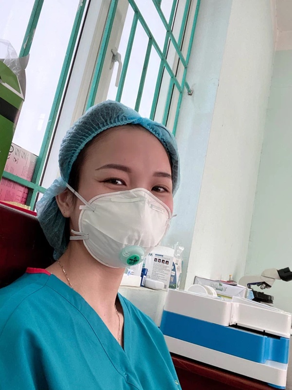 Tâm sự của nữ bác sĩ có con khóc đòi bế khi thấy mẹ trên ti vi: Dù hứa với con ngoan, mấy hôm nữa mẹ về, nhưng đó là nói dối-2