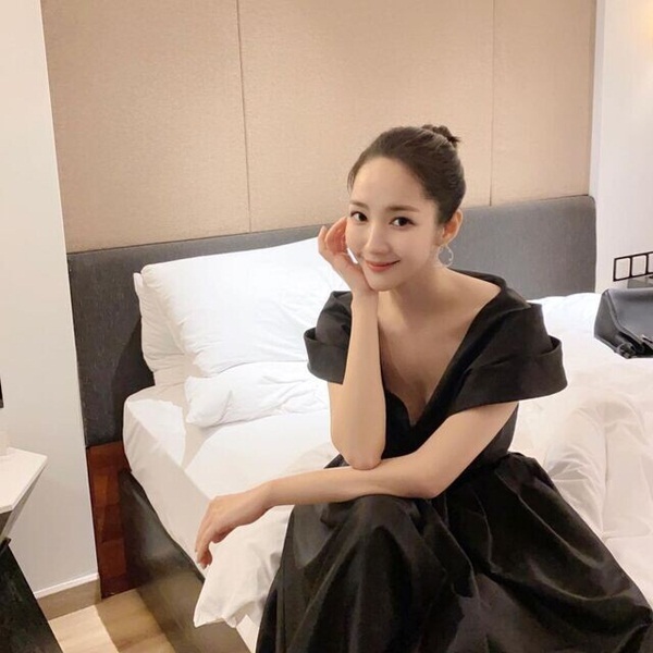 5 kiểu váy liền Park Min Young mê nhất: Nàng 30+ có ngay loạt gợi ý vừa hack dáng vừa trẻ xinh ra mấy tuổi-10