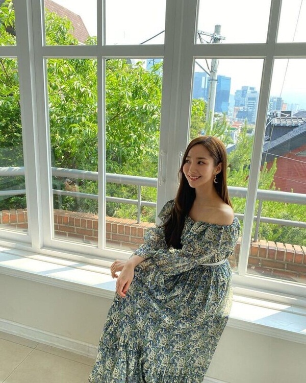 5 kiểu váy liền Park Min Young mê nhất: Nàng 30+ có ngay loạt gợi ý vừa hack dáng vừa trẻ xinh ra mấy tuổi-7