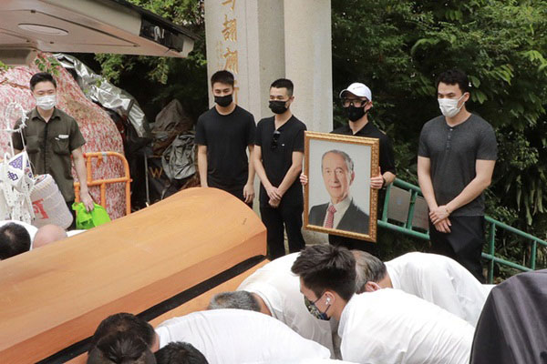 Chuyện về gia tộc sở hữu khối tài sản hơn 75 nghìn tỷ đồng, nhưng mất trắng trong tay kẻ phá gia chi tử và cú lội ngược dòng không ai ngờ-6