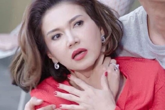 Mẹ tôi gọi điện lên hỏi chị dâu về khoản tiền đóng góp xây nhà, chị trả lời một câu ráo hoảnh khiến cả nhà chao đảo
