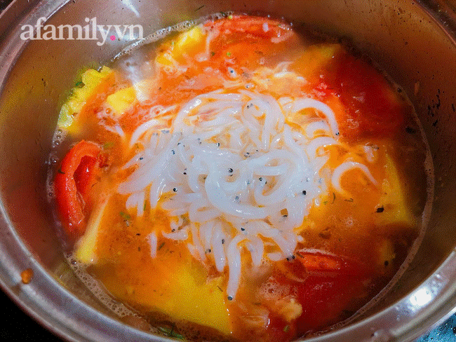 Ngày hè nắng nóng mà có bát canh chua này thì chồng chan vợ húp cả nhà xuýt xoa-5