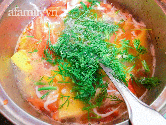 Ngày hè nắng nóng mà có bát canh chua này thì chồng chan vợ húp cả nhà xuýt xoa-6