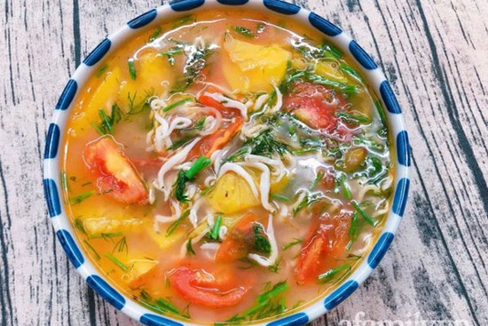 Ngày hè nắng nóng mà có bát canh chua này thì chồng chan vợ húp cả nhà xuýt xoa