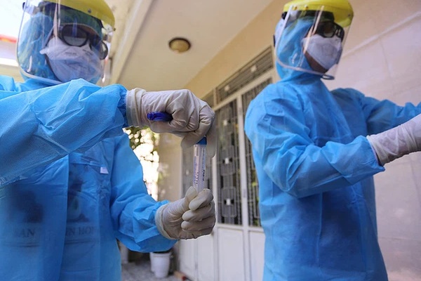 3 người thân của 2 nữ sinh viên mắc COVID-19 từ TP.HCM về Bình Dương thăm nhà cũng dương tính với SARS-CoV-2-3