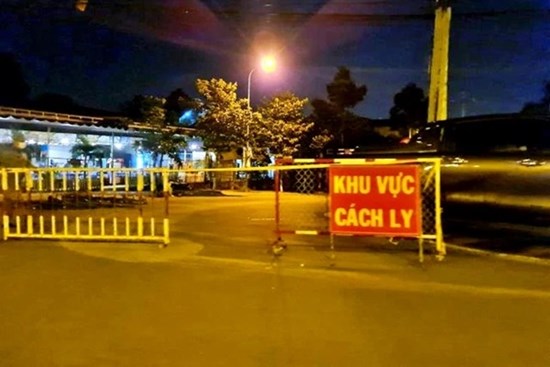 3 người thân của 2 nữ sinh viên mắc COVID-19 từ TP.HCM về Bình Dương thăm nhà cũng dương tính với SARS-CoV-2