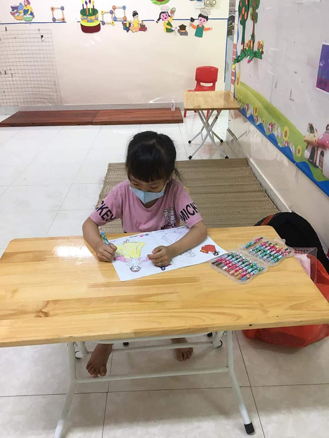 Cô giáo mầm non ở Bắc Giang tình nguyện đi cách ly cùng học sinh: Nửa đêm tỉnh giấc, các con ôm cô sụt sùi Cô ơi, mẹ của con đâu?-4