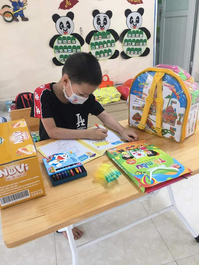 Cô giáo mầm non ở Bắc Giang tình nguyện đi cách ly cùng học sinh: Nửa đêm tỉnh giấc, các con ôm cô sụt sùi Cô ơi, mẹ của con đâu?-5