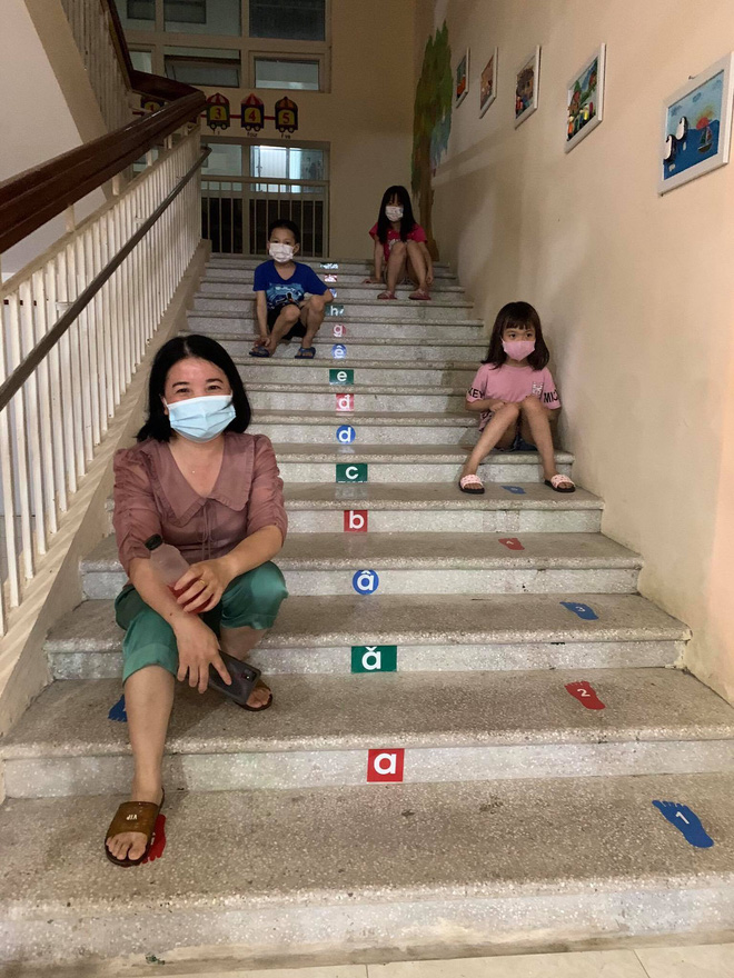 Cô giáo mầm non ở Bắc Giang tình nguyện đi cách ly cùng học sinh: Nửa đêm tỉnh giấc, các con ôm cô sụt sùi Cô ơi, mẹ của con đâu?-13