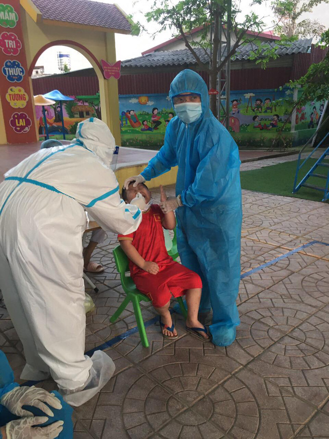Cô giáo mầm non ở Bắc Giang tình nguyện đi cách ly cùng học sinh: Nửa đêm tỉnh giấc, các con ôm cô sụt sùi Cô ơi, mẹ của con đâu?-14