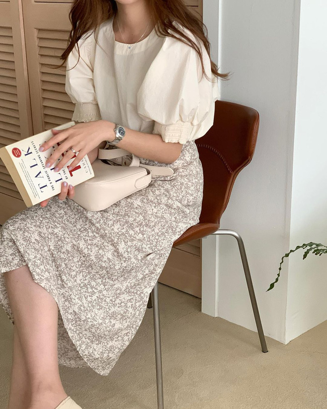 Diện chân váy dài đẹp xinh hết cỡ nhờ áp dụng 12 cách mix của gái Hàn-11