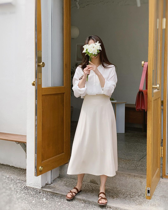 Diện chân váy dài đẹp xinh hết cỡ nhờ áp dụng 12 cách mix của gái Hàn-7