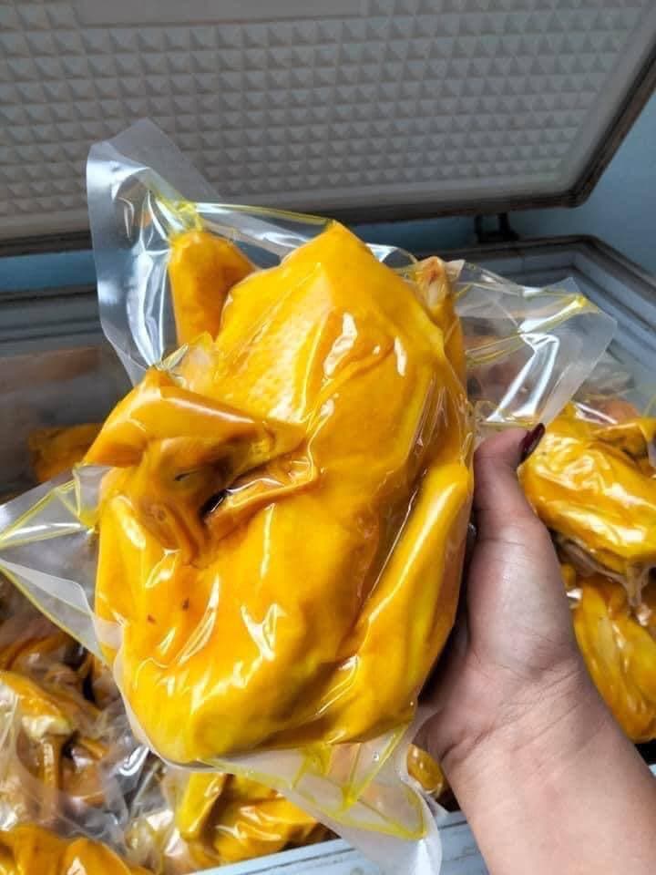 Chợ mạng bạt ngàn gà ủ muối hoa tiêu giá siêu rẻ chỉ 34k/nửa con-7