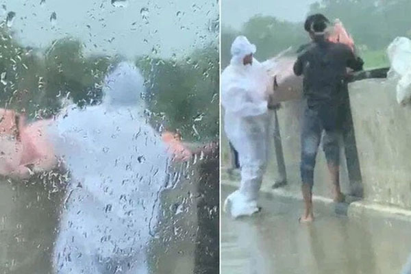 Cảnh sát bắt giữ 2 người đàn ông ném thi thể người chết xuống sông, hé lộ một thực tế đáng sợ của Ấn Độ ngay lúc này-1