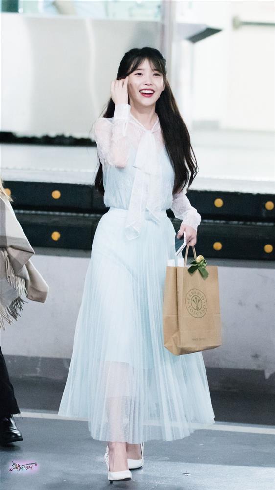 4 mẫu váy được nàng thấp bé IU mê diện nhất: Toàn những kiểu xinh và hack dáng tài tình-8