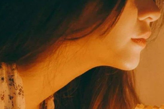 Vợ đâm chết chồng khi vừa sinh con được 7 ngày, nguyên nhân bắt nguồn từ vài câu xúc xiểm của bà cô