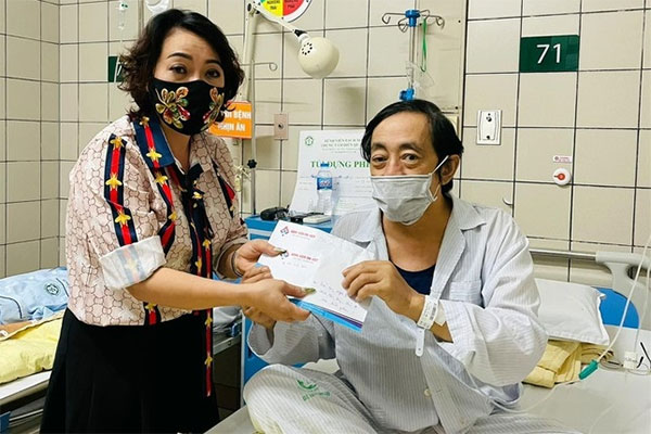 Giữa lúc bệnh tình đang trở nặng, NS Giang Còi bất ngờ rao bán gấp chiếc xế hộp gia đình-7