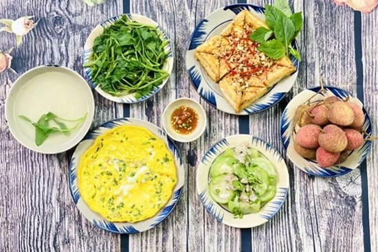 Thực đơn cơm tối 5 món mà chưa tới 80k lại còn ngon lành đầy màu sắc