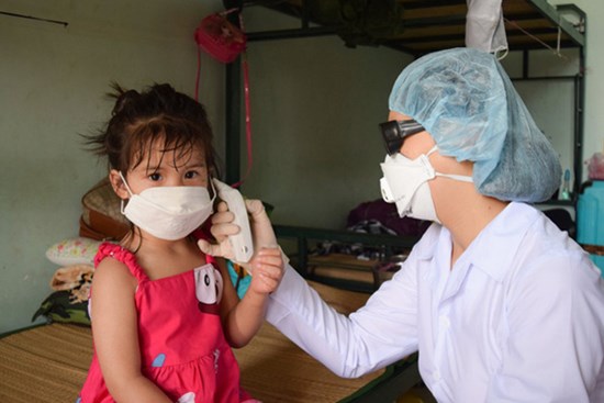 Miễn phí tiền ăn cho toàn bộ trẻ em từ 0 đến 16 tuổi trong các khu cách ly tập trung Covid-19