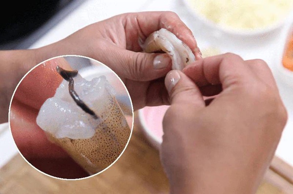 Xem clip soi ruột tôm dưới kính hiển vi: Nhiều người sẽ sốc vì trước nay đã ăn cả ổ vi khuẩn vào bụng và 5 đại kỵ khi ăn tôm để tránh rước độc vào người-1