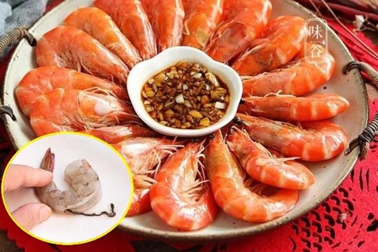Xem clip soi ruột tôm dưới kính hiển vi: Nhiều người sẽ sốc vì trước nay đã ăn cả 