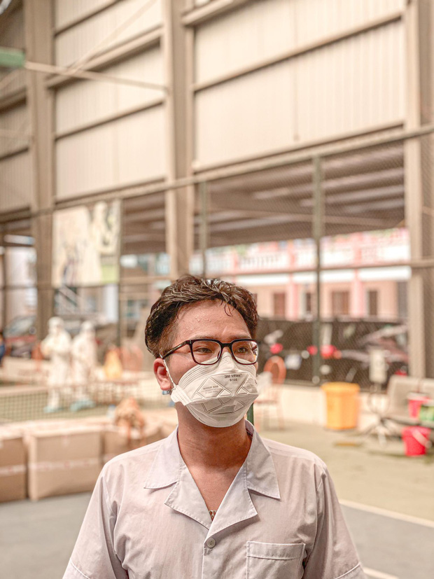 Nam sinh 20 tuổi ngất xỉu khi lấy mẫu xét nghiệm trong thời tiết 40 độ ở Bắc Giang: Mình ngồi xuống định nghỉ một lúc thì sau đó không biết gì nữa...-7