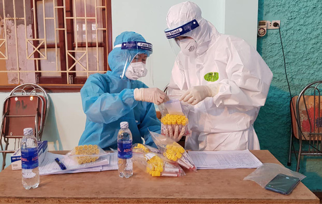 Nữ bác sĩ thủ lĩnh đội chi viện Quảng Ninh: Nắng nóng Bắc Giang không làm khó được tinh thần chúng tôi-3