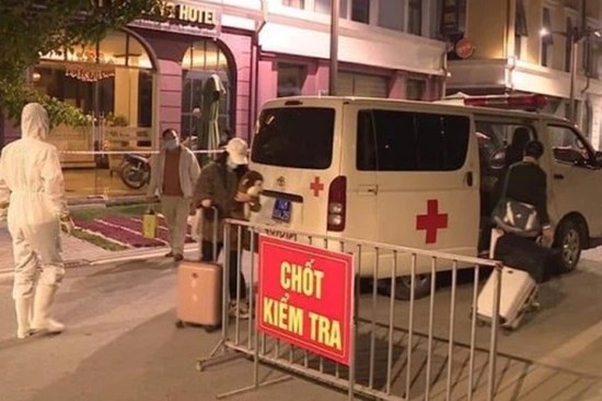 Video: Theo chân nhân viên y tế Bắc Ninh truy vết F1 trong đêm