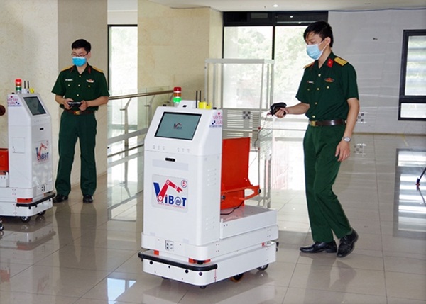 Đưa robot hỗ trợ phòng, chống Covid-19 về tâm dịch-2