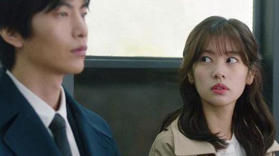 Được chị dâu tặng 1 cây vàng cưới, tôi sung sướng nhận nhưng đêm tân hôn dậy đi vệ sinh thì bàng hoàng phát hiện bí mật của chồng ở nhà tắm-1