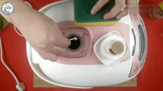 Dùng nồi cơm điện 10 năm chưa chắc bạn đã phát hiện ra nếu lau chỗ này thì hàng tháng tiết kiệm được rất nhiều tiền điện-7