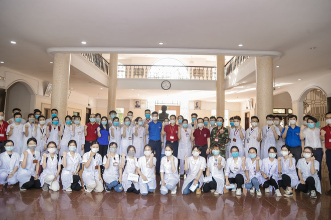 Sinh viên các trường Y dược tiếp tục thần tốc lên đường hỗ trợ Bắc Ninh, Bắc Giang chống dịch-1