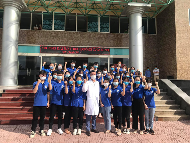 Sinh viên các trường Y dược tiếp tục thần tốc lên đường hỗ trợ Bắc Ninh, Bắc Giang chống dịch-25