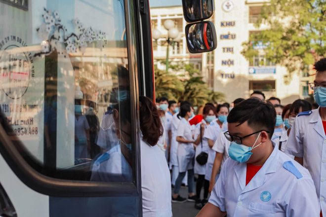Sinh viên các trường Y dược tiếp tục thần tốc lên đường hỗ trợ Bắc Ninh, Bắc Giang chống dịch-18