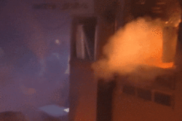 Phút giành giật sự sống cho 229 người của phi công trong cabin khói lửa