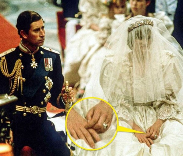 Loạt bí mật ít ai biết phía sau đám cưới của Hoàng gia Anh, đặc biệt là sự cố chỉ muốn giấu nhẹm đi với váy cưới của Công nương Diana-8