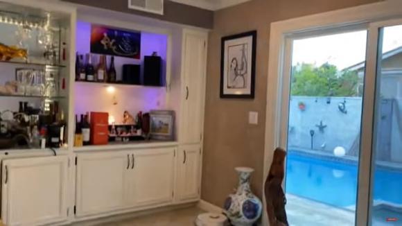 Hé lộ thêm một căn biệt thự siêu sang của ca sĩ Hương Thủy ở Mỹ-5