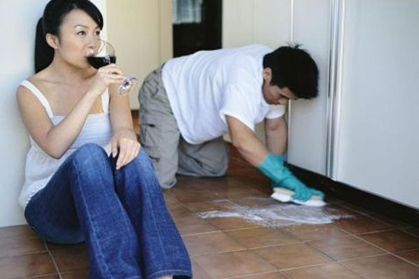 Nhà vợ giàu thì hãy gửi thêm tiền về-2