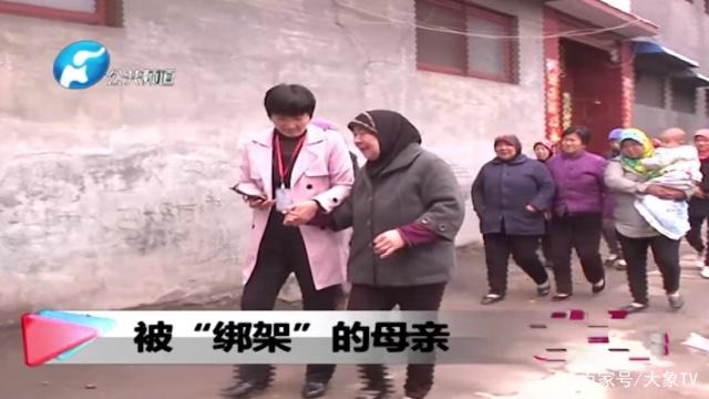 Chuyện thật như đùa: Thấy vợ với mẹ mâu thuẫn căng thẳng, chồng trói bà mẹ lại, song câu chốt của cô con dâu mới bất ngờ-1