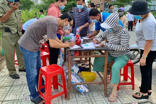 TP.HCM: Nhân viên xét nghiệm BV Nam Sài Gòn dương tính với SARS-CoV-2, trích xuất camera phát hiện 4 F1-3