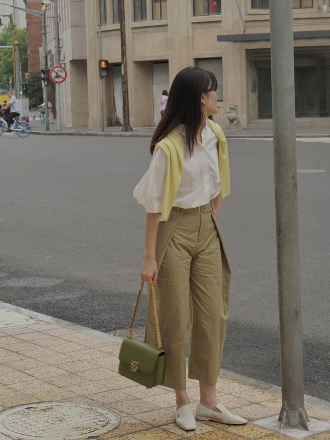 Street style Châu Á: Nhiều chị em lên đồ đẹp đỉnh nhưng cũng có những pha diện váy thật sự khó cảm-4