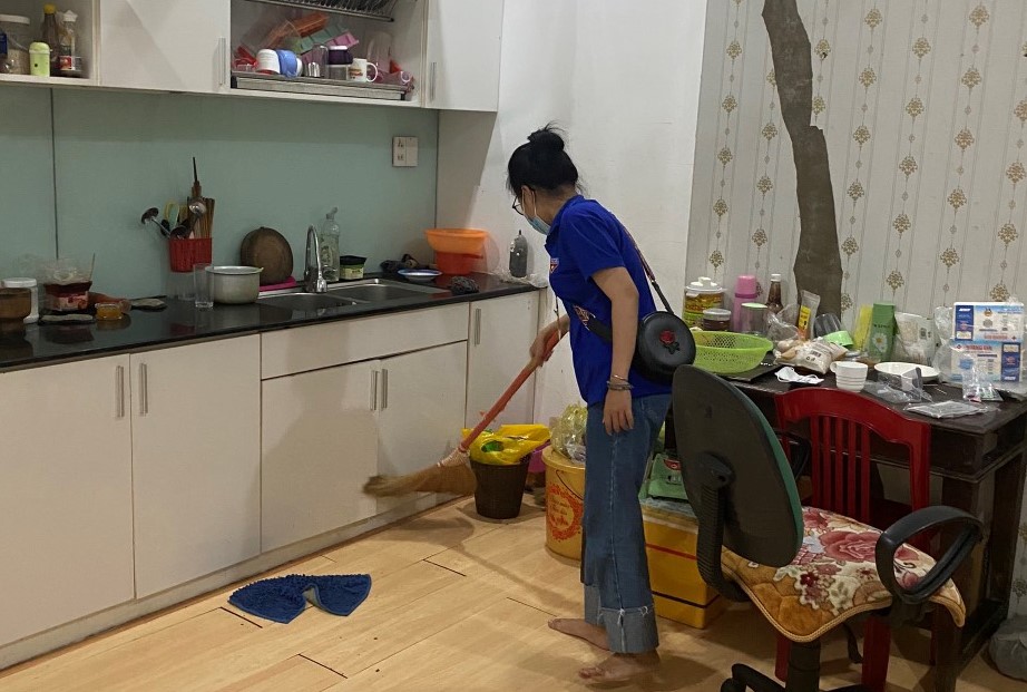 Bé trai 7 tuổi đánh bại COVID-19 bằng hành trình độc mã đầy dũng cảm từ lúc đi cách ly cho tới khi về nhà khiến người lớn cũng phải cảm phục-6